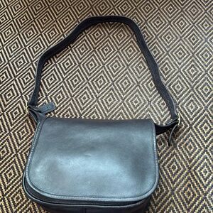 Vintage Coach Classic Shoulder bag pouch 9170 black blavy made in NEW YORK CITY
